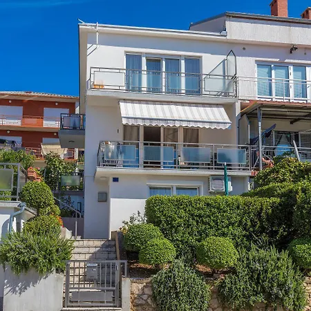 Lauschiges Nur 450 Meter Zum Sandstrand Mit Privater Terrasse * Crikvenica