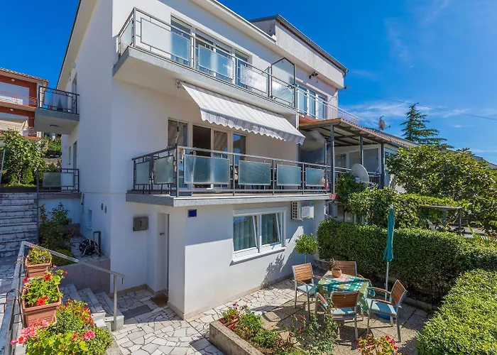 Lauschiges Nur 450 Meter Zum Sandstrand Mit Privater Terrasse Crikvenica